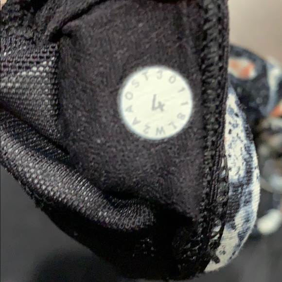 Lululemon Sports Bra- Free to be Wild - Picture 4 of 4